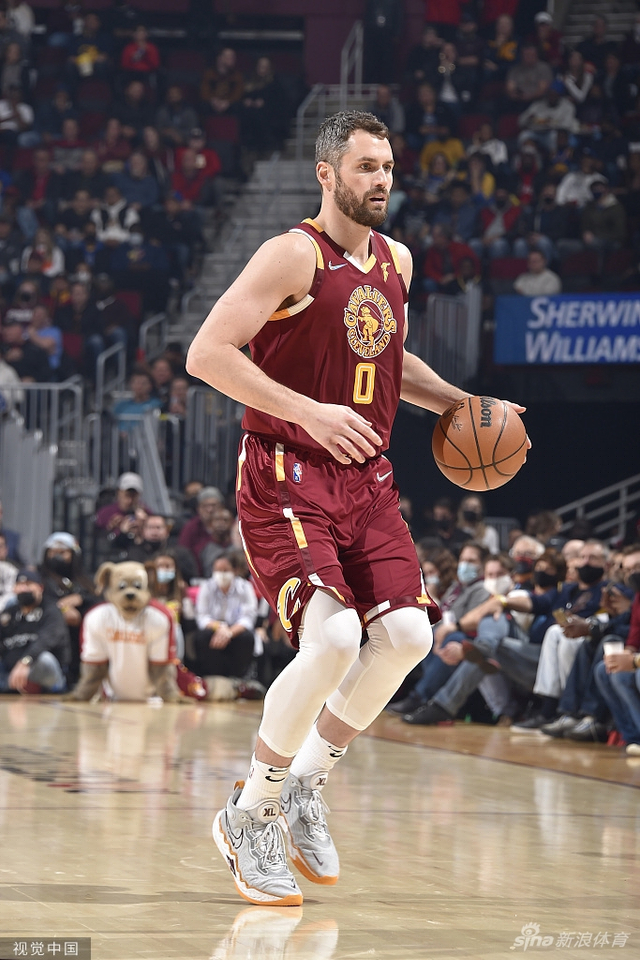 队在本届比 队在本届比